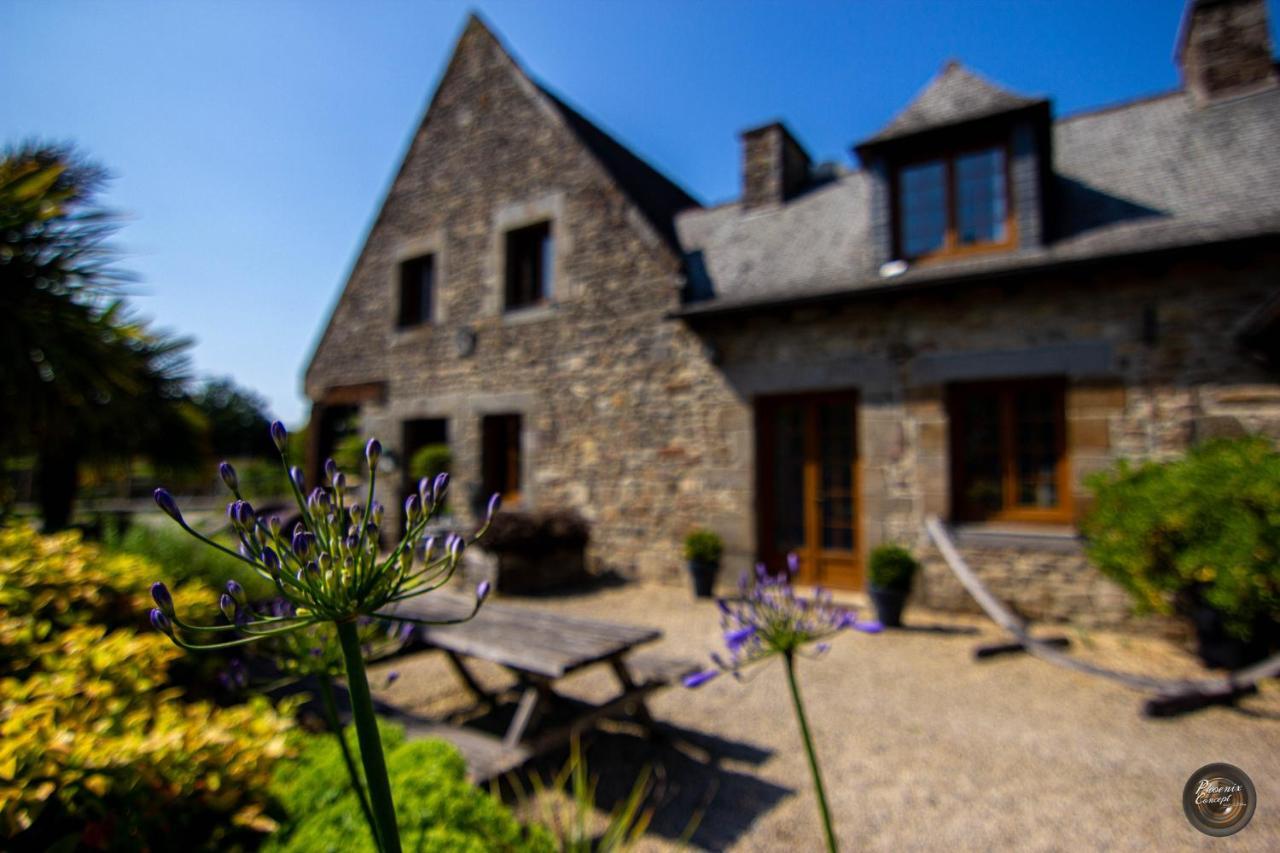 Le Petit Moulin Du Rouvre Hotel Saint-Pierre-de-Plesguen Exterior photo